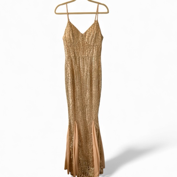 Azazie Dresses & Skirts - Azazie Women’s Missord Zip back godet hem Glittery Gold/Nude Long Dress Medium